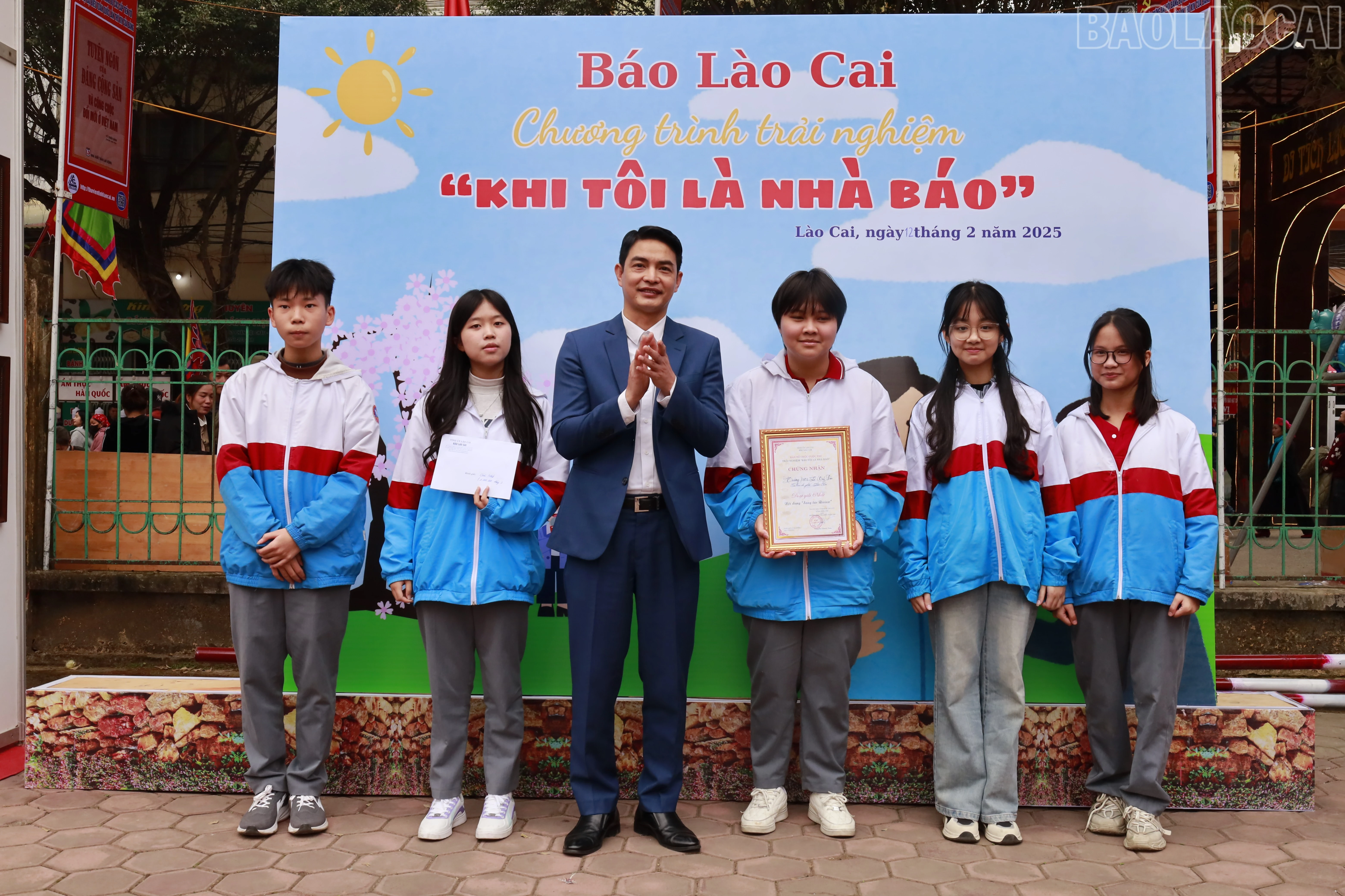 baolaocai-tr_trao-giai-rv2.jpg