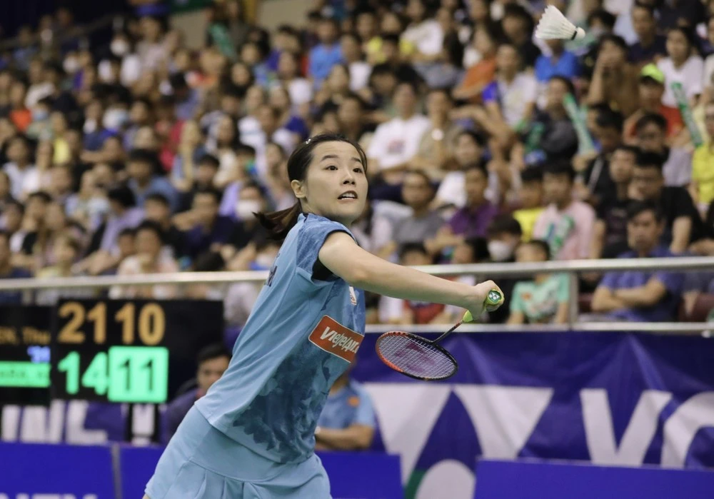 Tay vợt Nguyễn Thùy Linh.