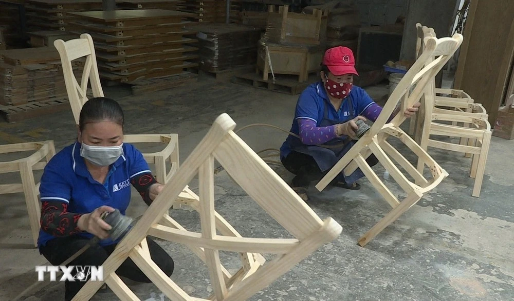 Sản xuất đồ gỗ xuất khẩu tại Bình Dương.