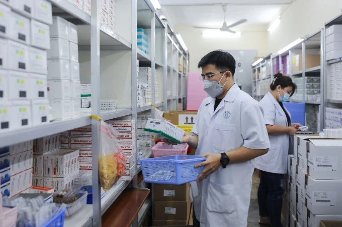 Tiếp tục tháo gỡ tình trạng thiếu thuốc, vật tư y tế.