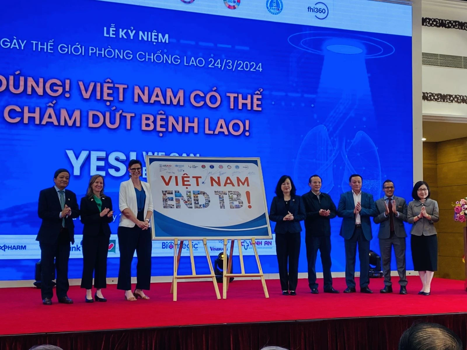 Các đơn vị thể hiện quyết tâm trong phòng chống bệnh lao, tại Lễ kỷ niệm Ngày Thế giới phòng chống lao (24/3).