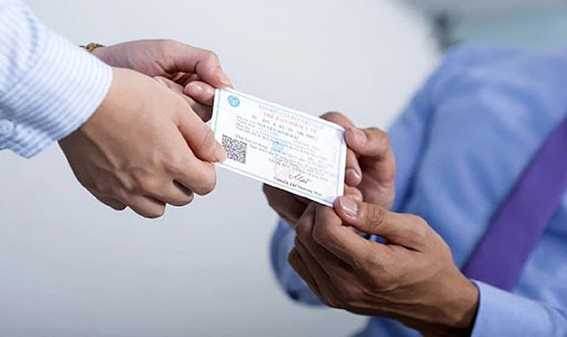 Thẻ BHYT không ghi hạn sử dụng không chỉ giúp tiết kiệm chi phí in ấn và phát hành thẻ BHYT mà còn tạo thuận lợi hơn cho người tham gia BHYT có thể sử dụng thẻ BHYT lâu dài.