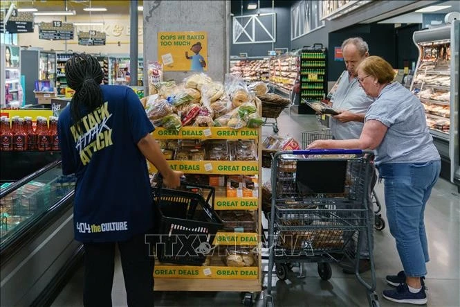 Người dân mua sắm tại siêu thị ở Atlanta, Georgia, Mỹ.
