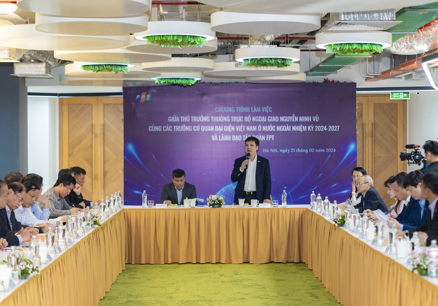 fpt-ngoai-giao-325.jpg