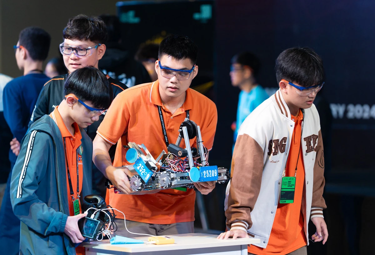 giai-dau-robot-cho-hoc-sinh-1-1-479.jpg