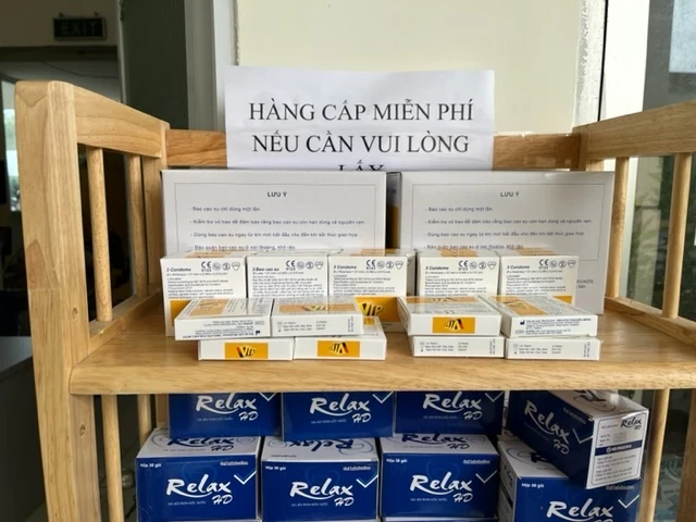 Tại nhiều địa phương, các điểm cung cấp miễn phí phương tiện dự phòng lây nhiễm HIV luôn đảm bảo tính riêng tư, thân thiện.
