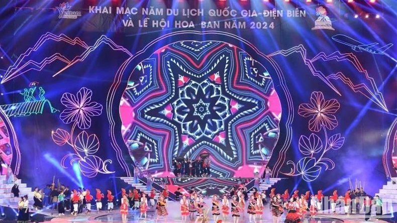 Lễ khai mạc “Năm du lịch Quốc gia - Điện Biên 2024” được tổ chức công phu, quy mô lớn.