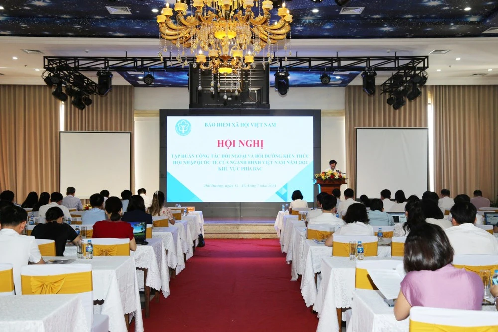 Các đại biểu tham dự Hội nghị tập huấn công tác đối ngoại và bồi dưỡng kiến thức hội nhập quốc tế cho bảo hiểm xã hội 32 tỉnh, thành phố khu vực phía Bắc.