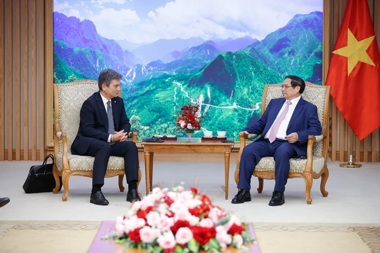 Thủ tướng Chính phủ Phạm Minh Chính tiếp Chủ tịch Liên đoàn các Hiệp hội giao nhận vận tải Quốc tế (FIATA) Turgut Erkeskin.