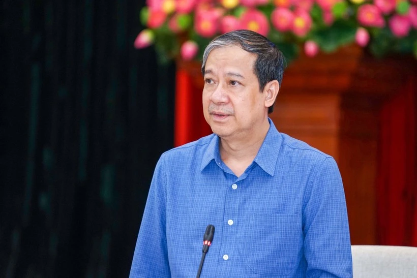 Bộ trưởng Nguyễn Kim Sơn phát biểu tại cuộc họp.