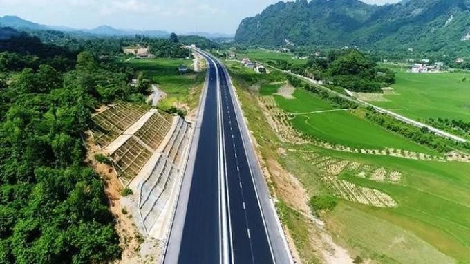 Có ý kiến đề nghị quy định đường cao tốc tối thiểu có 4 làn đường và phải có làn dừng khẩn cấp. (Ảnh minh họa)