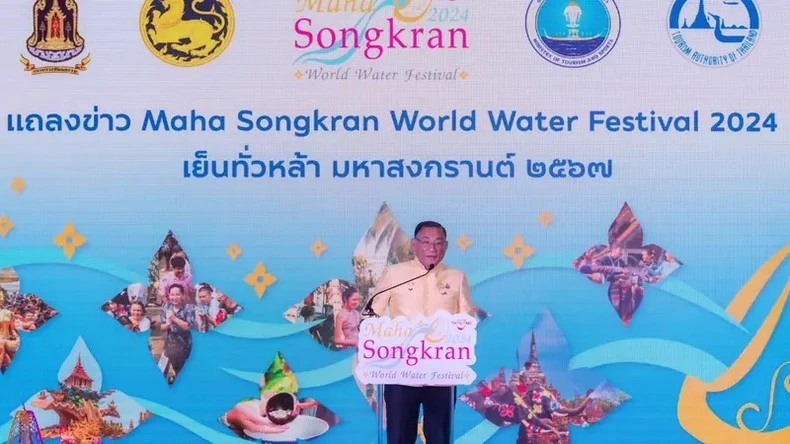 Bộ trưởng Văn hóa Thái Lan Sermsak Pongpanit.