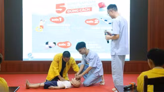 Bệnh viện Sản - Nhi tỉnh Lào Cai truyền thông hướng dẫn cấp cứu trẻ đuối nước