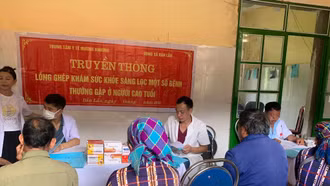 Truyền thông lồng ghép khám sức khỏe cho người cao tuổi