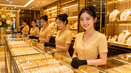 Giá vàng hôm nay 28/8: SJC giảm, nhẫn DOJI mất gần 2 triệu đồng/lượng