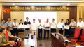Phường Cam Đường trao 7 giấy chứng nhận quyền sử dụng đất cho các hộ dân theo “Mô hình liên thông 5 tại chỗ”