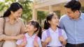 Gia đình có hai con gái có thể được hỗ trợ BHYT, sữa học đường