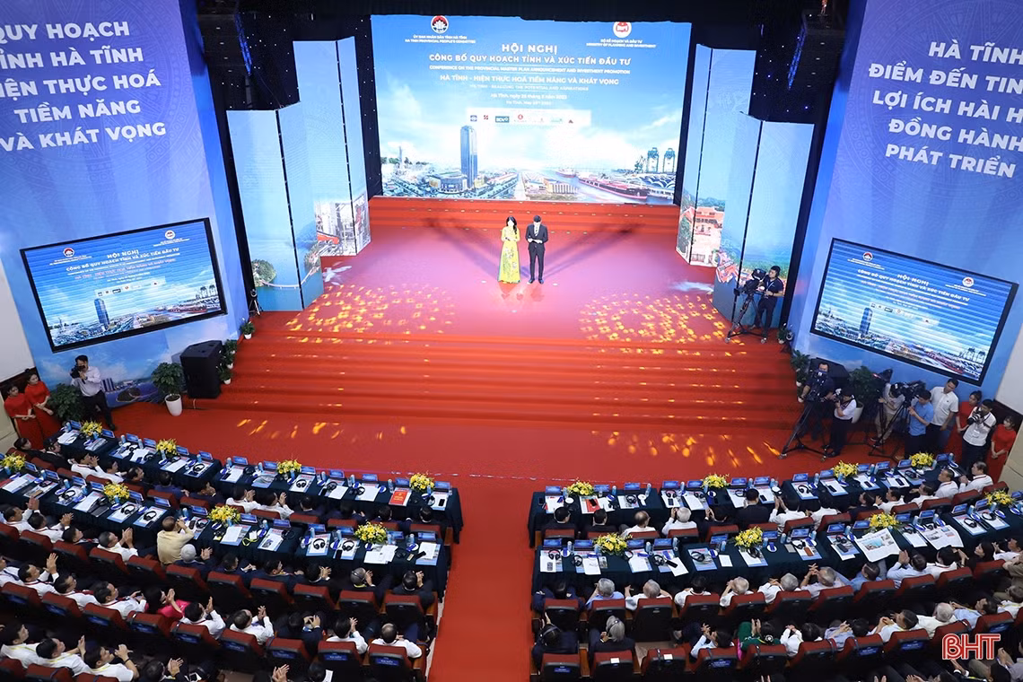 Toàn cảnh hội nghị.