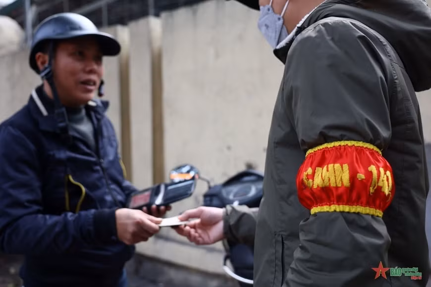 Tuy nhiên, khi sử dụng rượu, bia, mất kiểm soát, nhiều người dân thiếu ý thức đã có hành vi chống đối lực lượng chức năng, thậm chí gây thương tật cho cán bộ, chiến sĩ Cảnh sát giao thông. Hành vi này cần phải nghiêm trị.