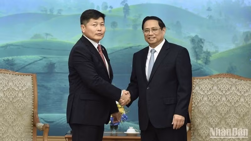Thủ tướng Phạm Minh Chính tiếp Bộ trưởng Tư pháp và Nội vụ Mông Cổ Khishee Nyambaatar.