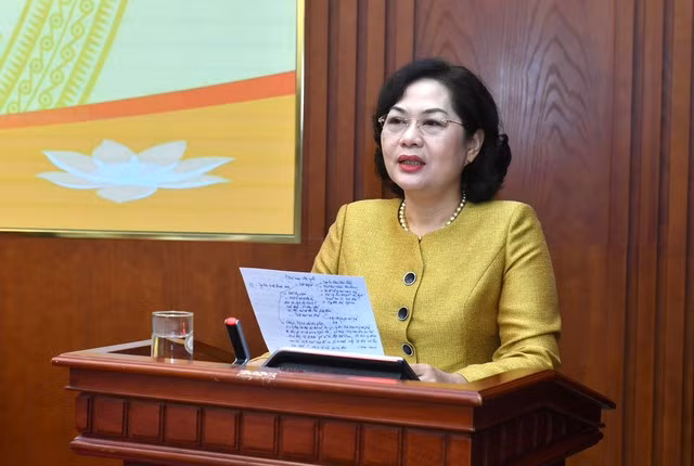 Thống đốc NHNN Nguyễn Thị Hồng khẳng định NHNN sẽ chỉ đạo các TCTD tiết giảm chi phí, ứng dụng công nghệ hõ trợ cho các DN đặc biệt DN có uy tín cao trong quá trình vay vốn - Ảnh: VGP/HT