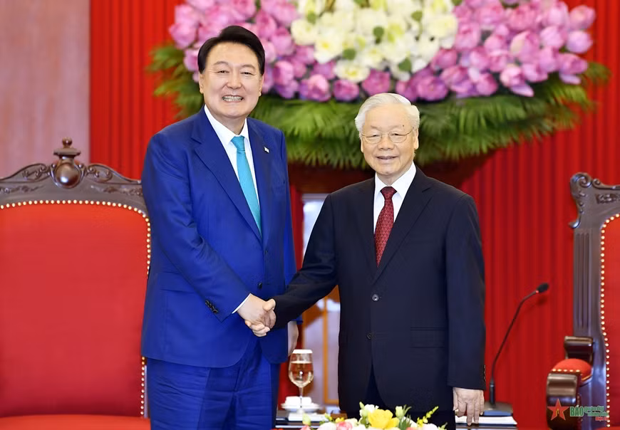 Tổng Bí thư Nguyễn Phú Trọng và Tổng thống Yoon Suk Yeol.