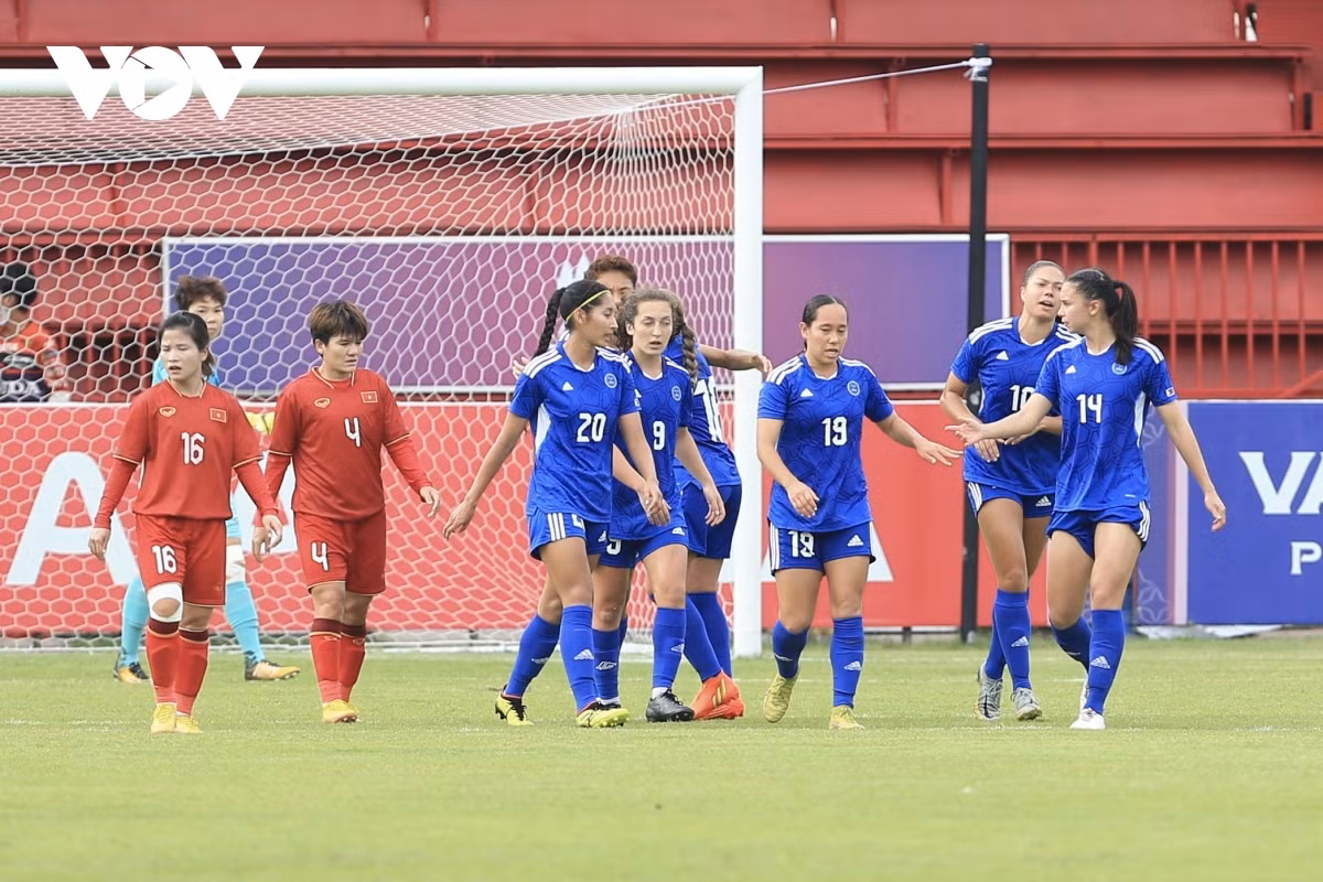 ĐT nữ Việt Nam để thua 1 - 2 trước ĐT nữ Philippines.