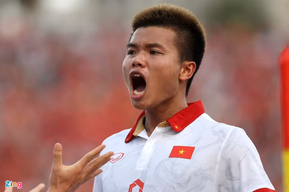 Văn Tùng có bàn thứ 5 tại SEA Games 32.