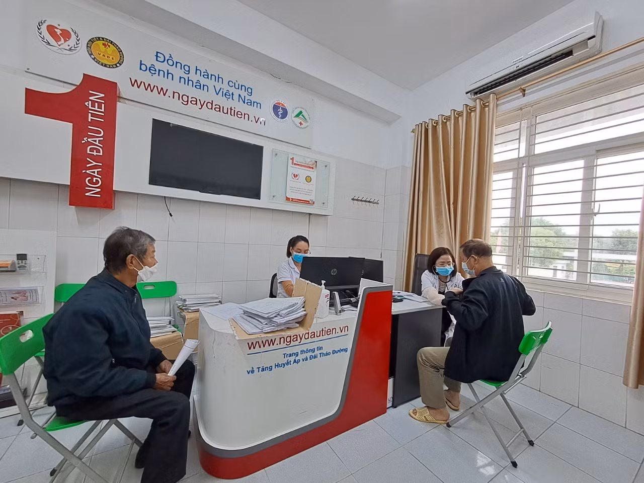 z4901464168848_d99dcd1cbfde8b077c2cee78ef9d0ec0.jpg