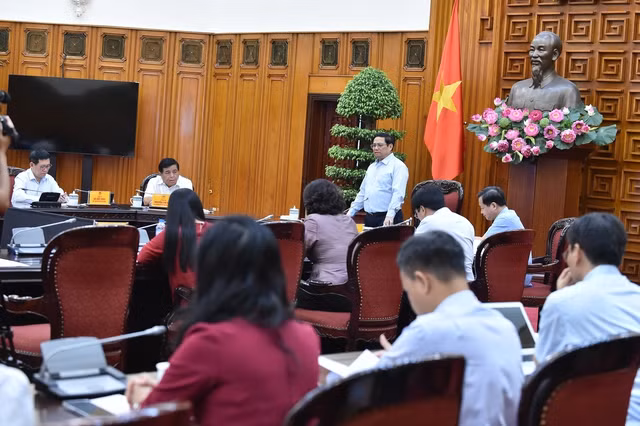 Thủ tướng chủ trì cuộc họp về kiểm soát lạm phát, ổn định kinh tế vĩ mô, thúc đẩy phục hồi, phát triển KTXH - Ảnh 3.