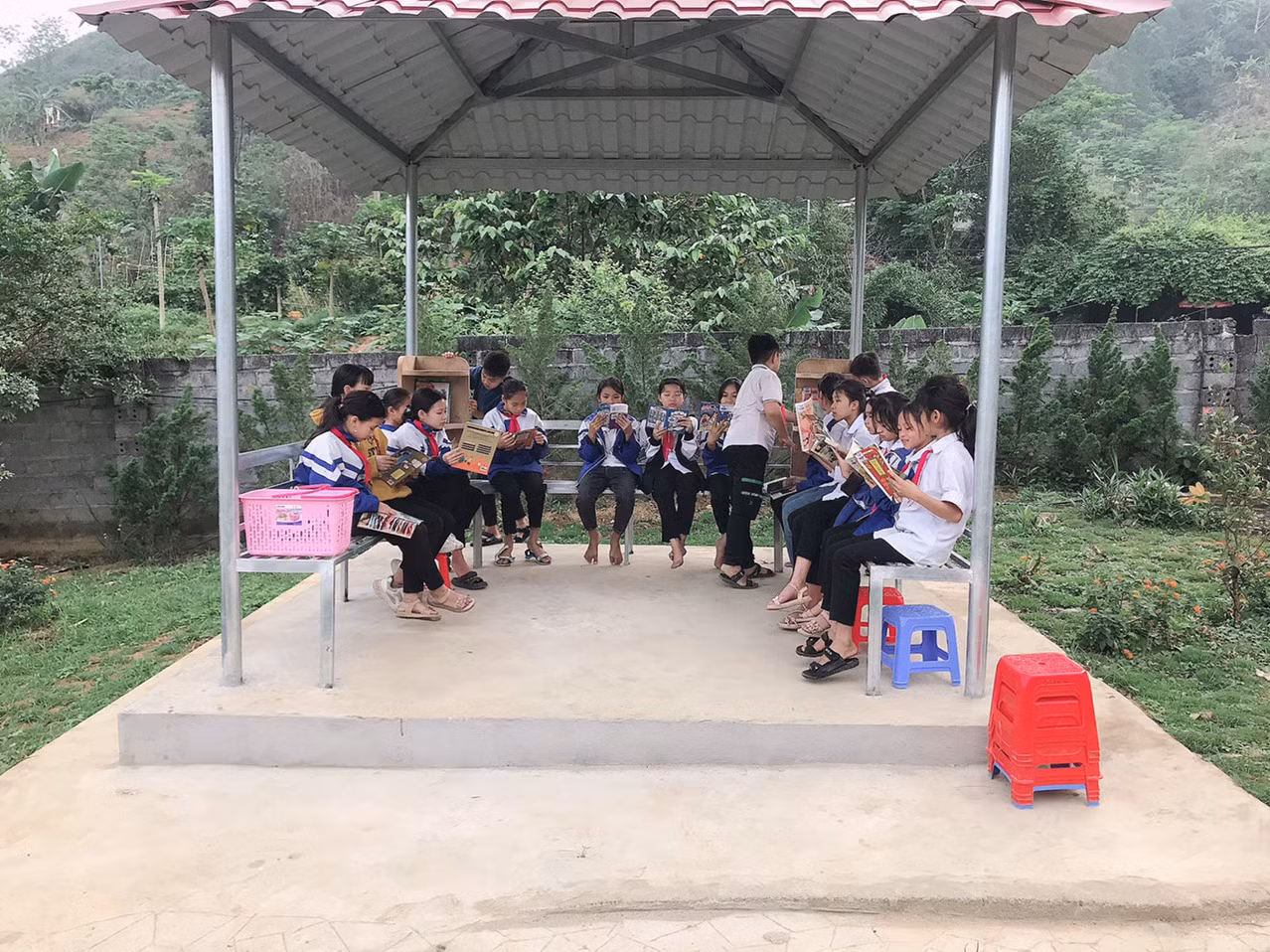 đọc sách 1.jpg