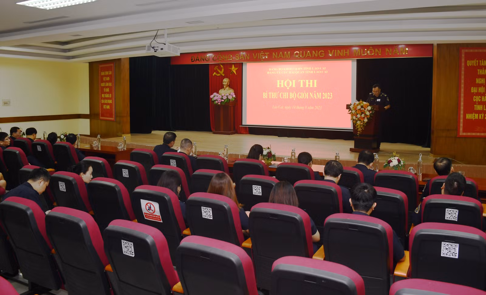 Quang cảnh hội thi.jpg
