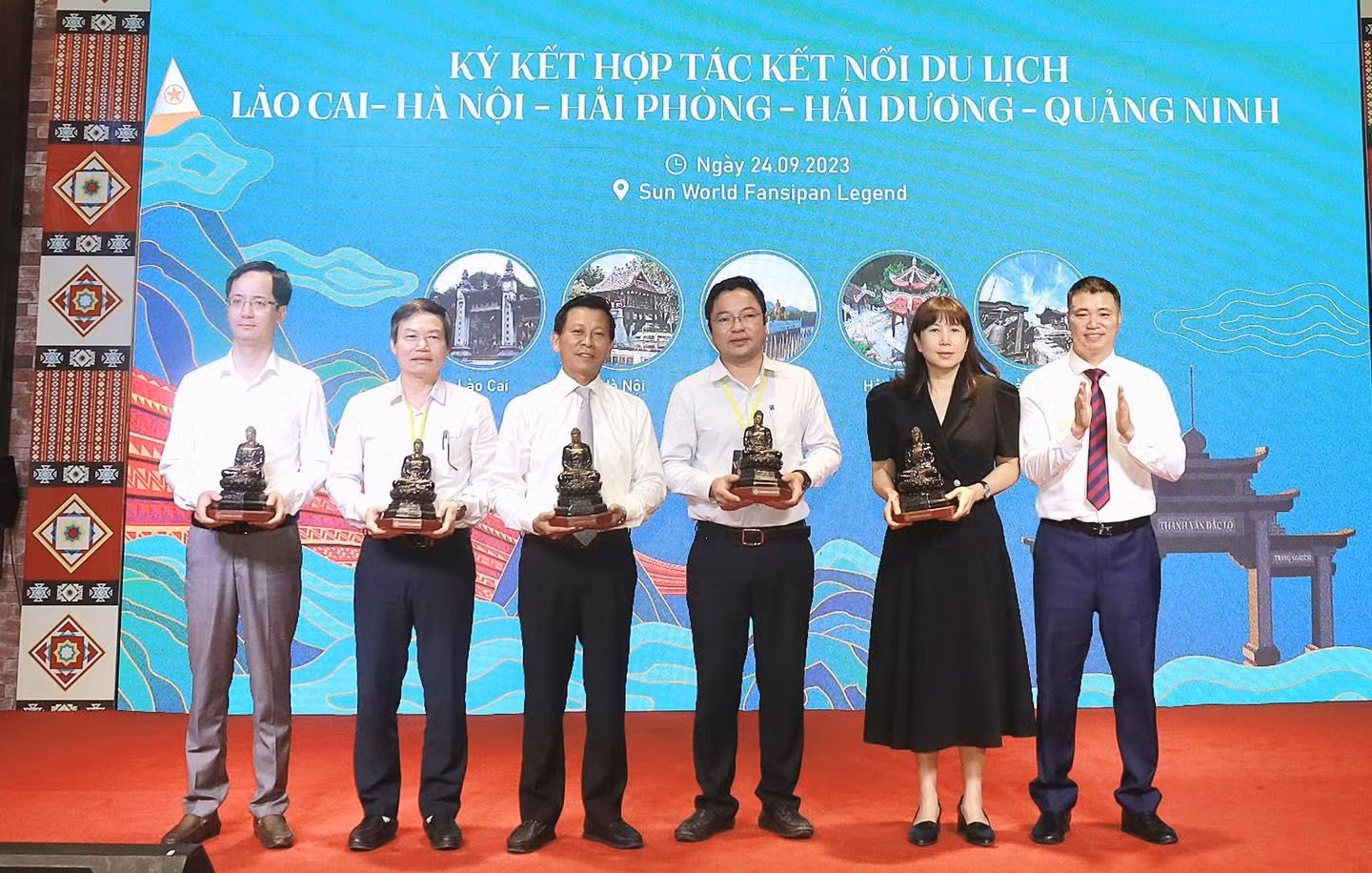 du lịch 1.jpg