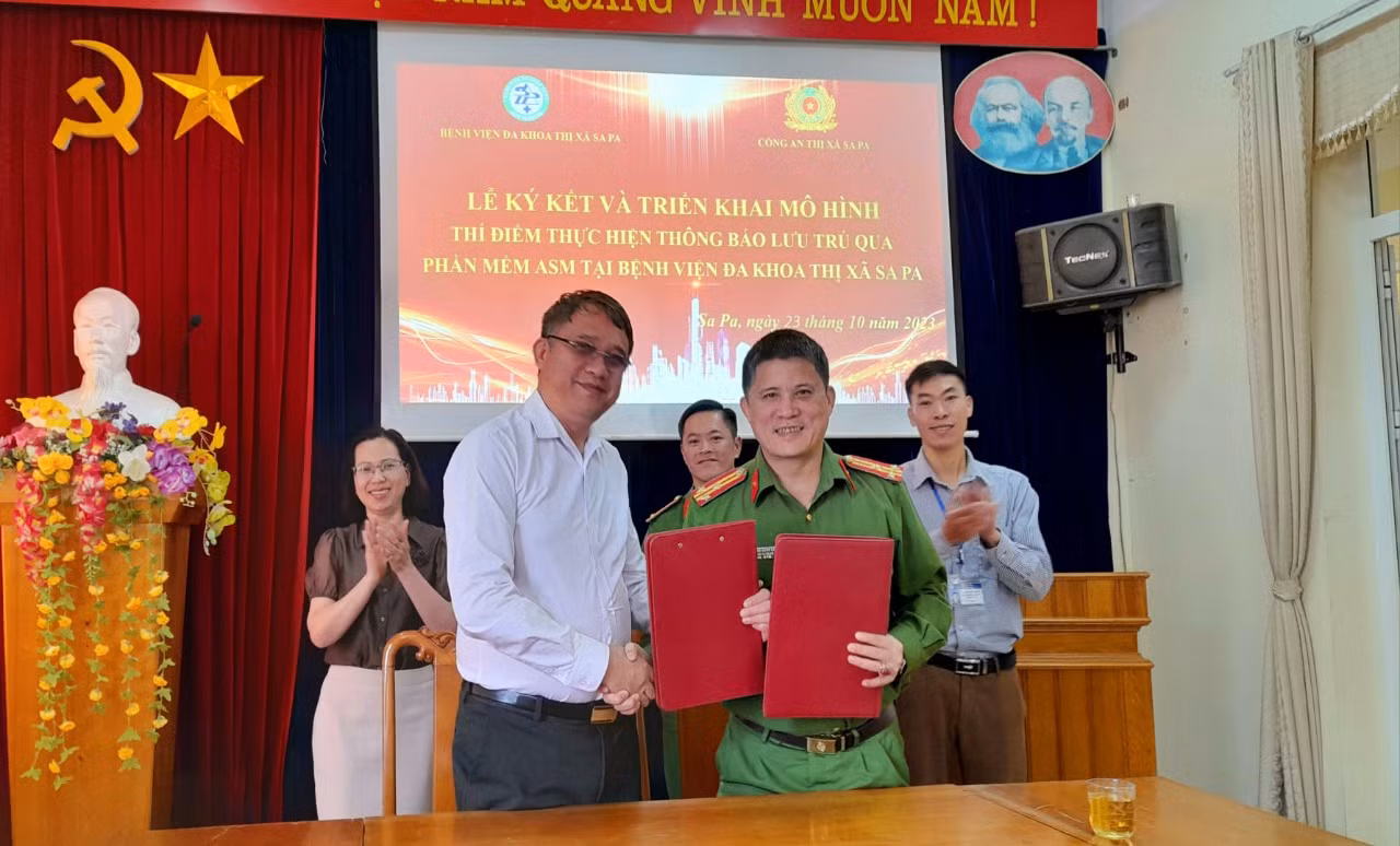 Lễ ký kết và khai trương thí điểm thực hiện thông báo lưu trú qua phần mềm ASM tại Bệnh viện Đa khoa thị xã Sa Pa.jpg