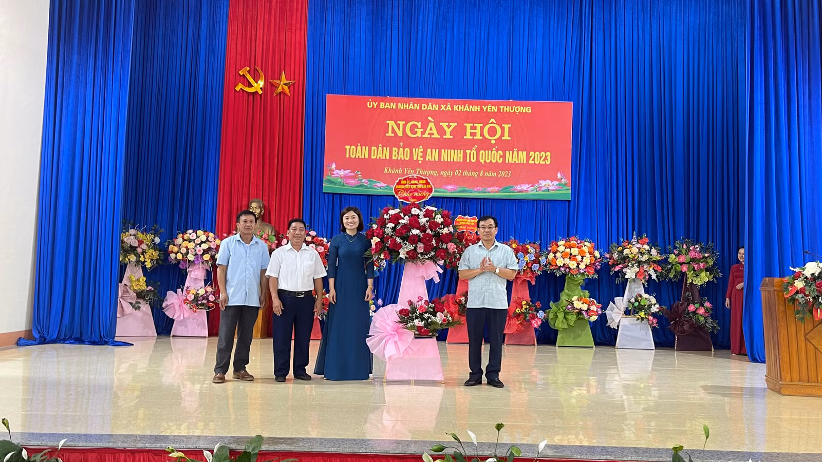 Văn Bàn 2.jpg
