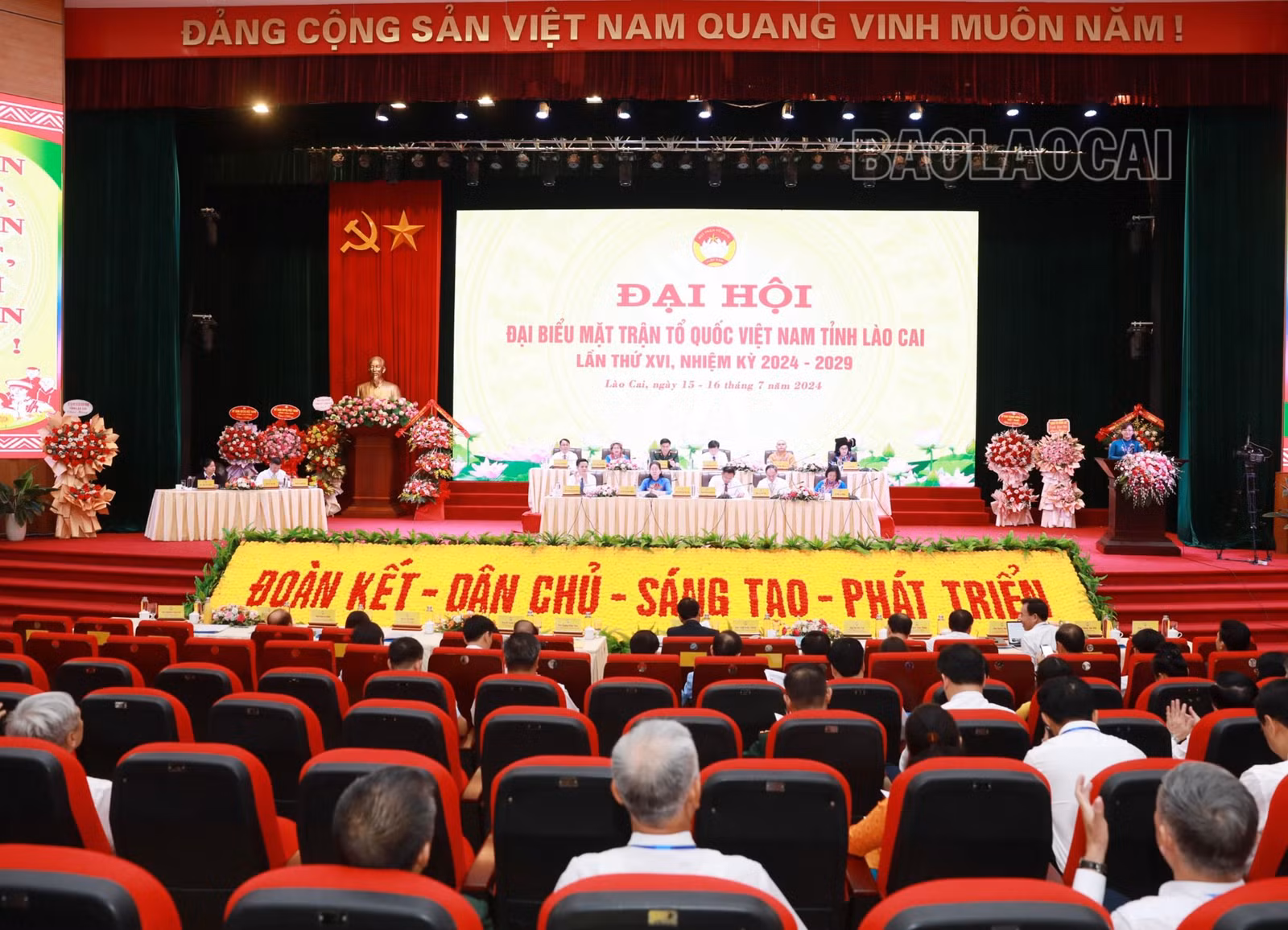 ảnh đại hội thay.jpg