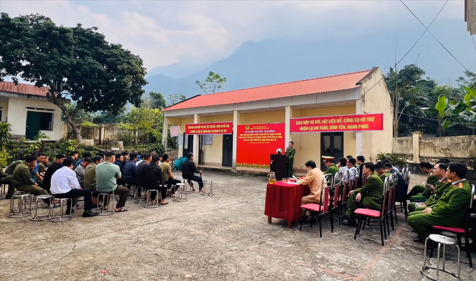 Ảnh 1. Quang cảnh buổi lễ phát động (1).jpg