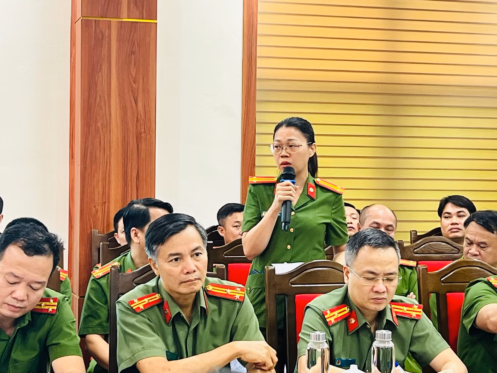 Đối thoại giữa Đảng ủy, lãnh đạo Công an tỉnh với chi ủy, chỉ huy công an các xã, phường trên địa bàn thành phố Lào Cai ảnh 5