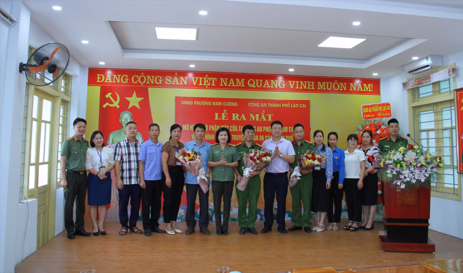 Ảnh 3. Ra mắt mô hình.JPG