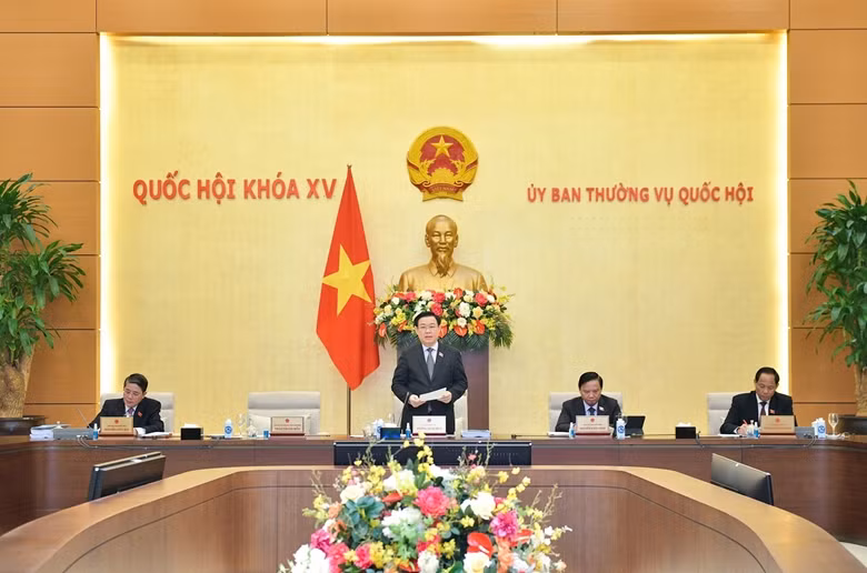 Chủ tịch Quốc hội Vương Đình Huệ phát biểu khai mạc phiên họp