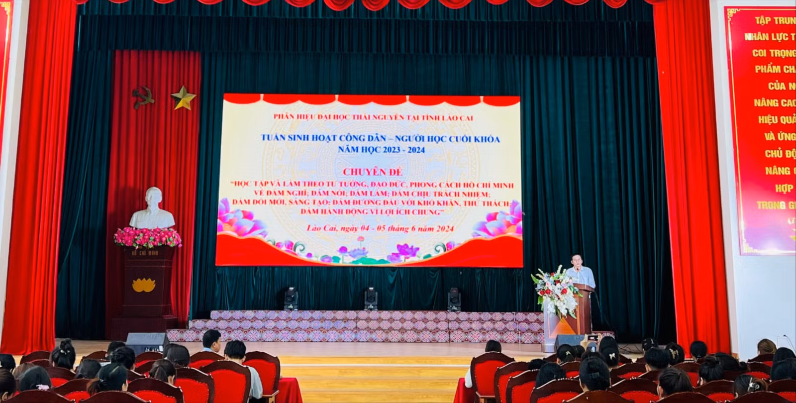 Quang cảnh sinh hoạt chính trị.jpg