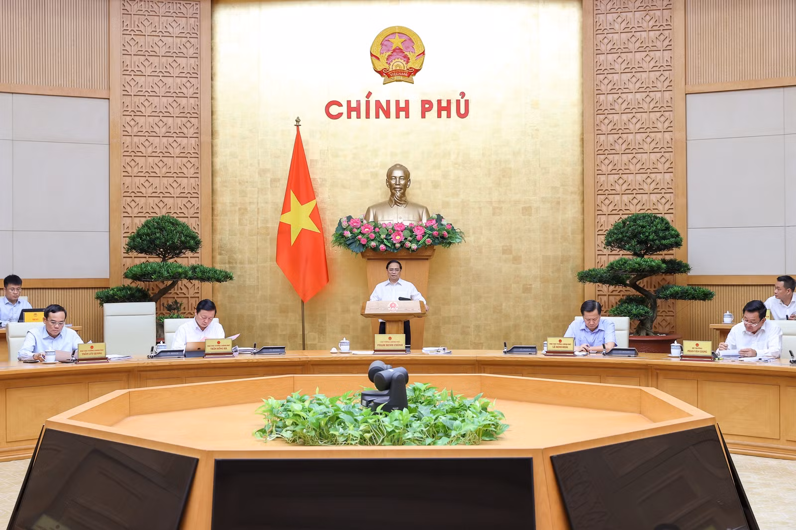 chính phủ.jpg