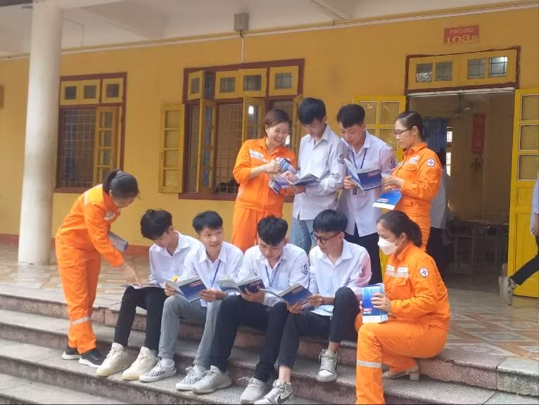 2. Trường PTTH số 1BT.jpg