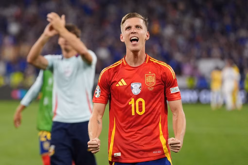 Dani Olmo có thể tới bến đỗ lớn hơn sau Euro 2024 (Ảnh: Getty).