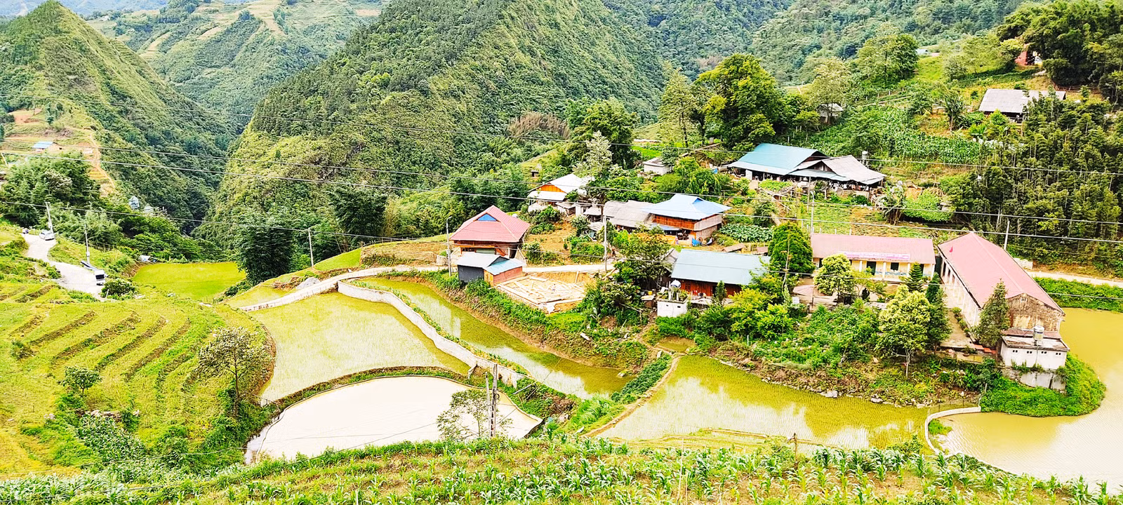 Bản làng vùng cao Sa Pa..jpg
