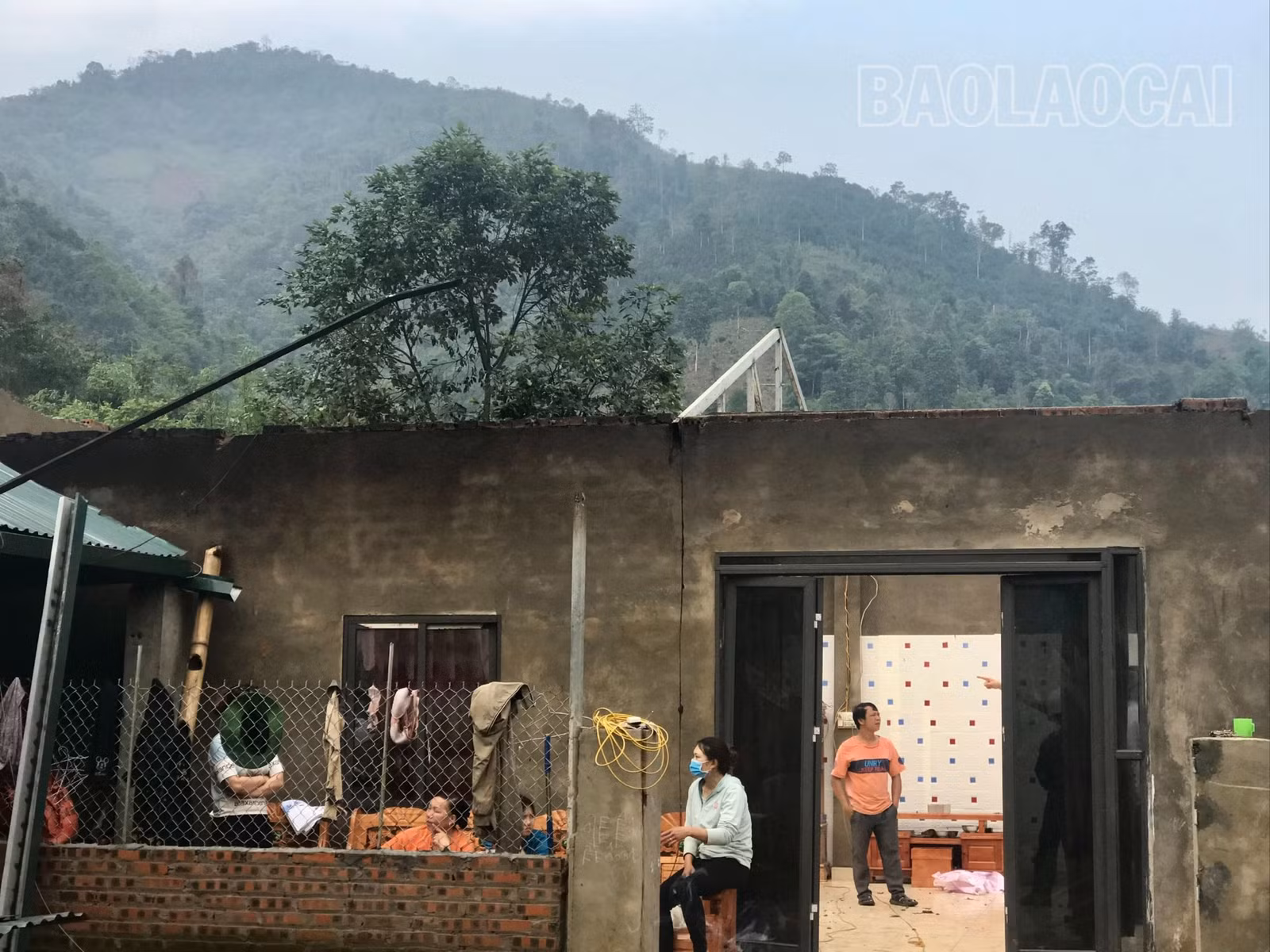 Nhà ở Làng Giàng.jpg