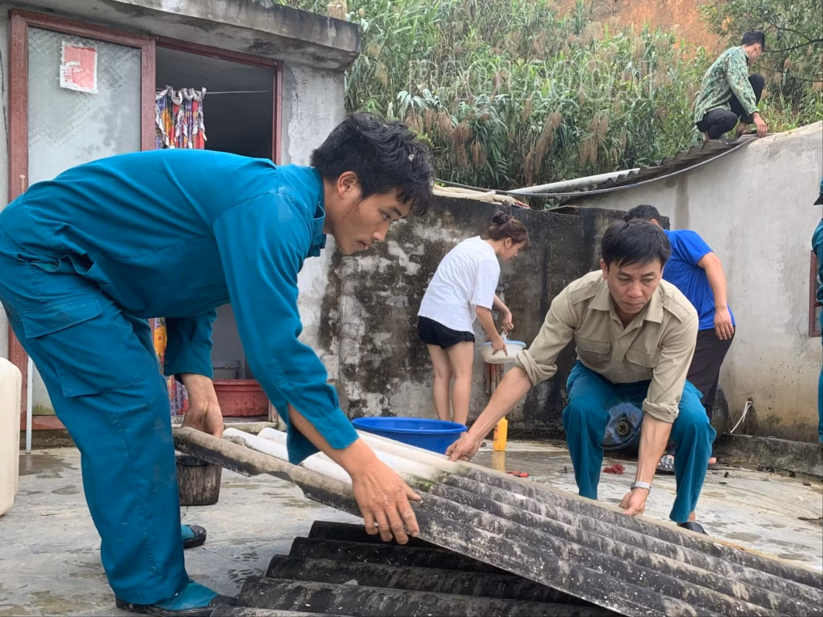 Mưa đá MK