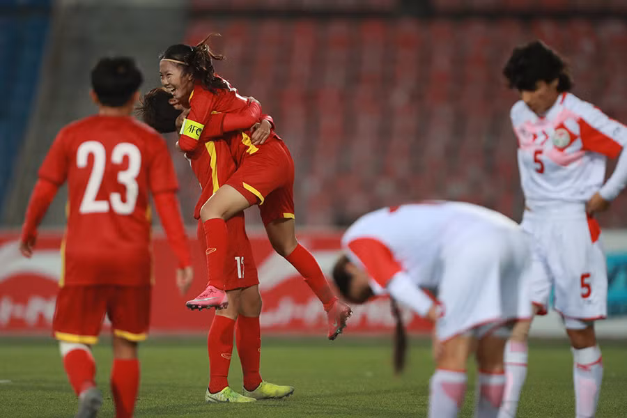 Đè bẹp Tajikistan, tuyển nữ Việt Nam vào VCK Asian Cup 2022
