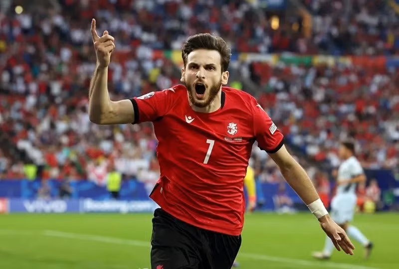 Kvaratskhelia đưa tuyển Georgia vượt lên. (Ảnh: UEFA)