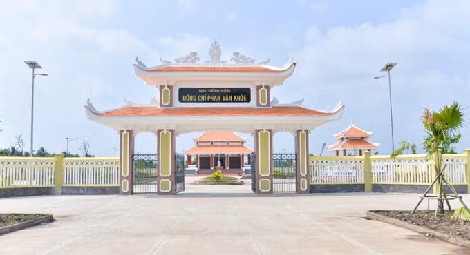 Công trình Nhà lưu niệm đồng chí Phan Văn Khỏe (xã Mỹ Hạnh Đông, thị xã Cai Lậy, tỉnh Tiền Giang).